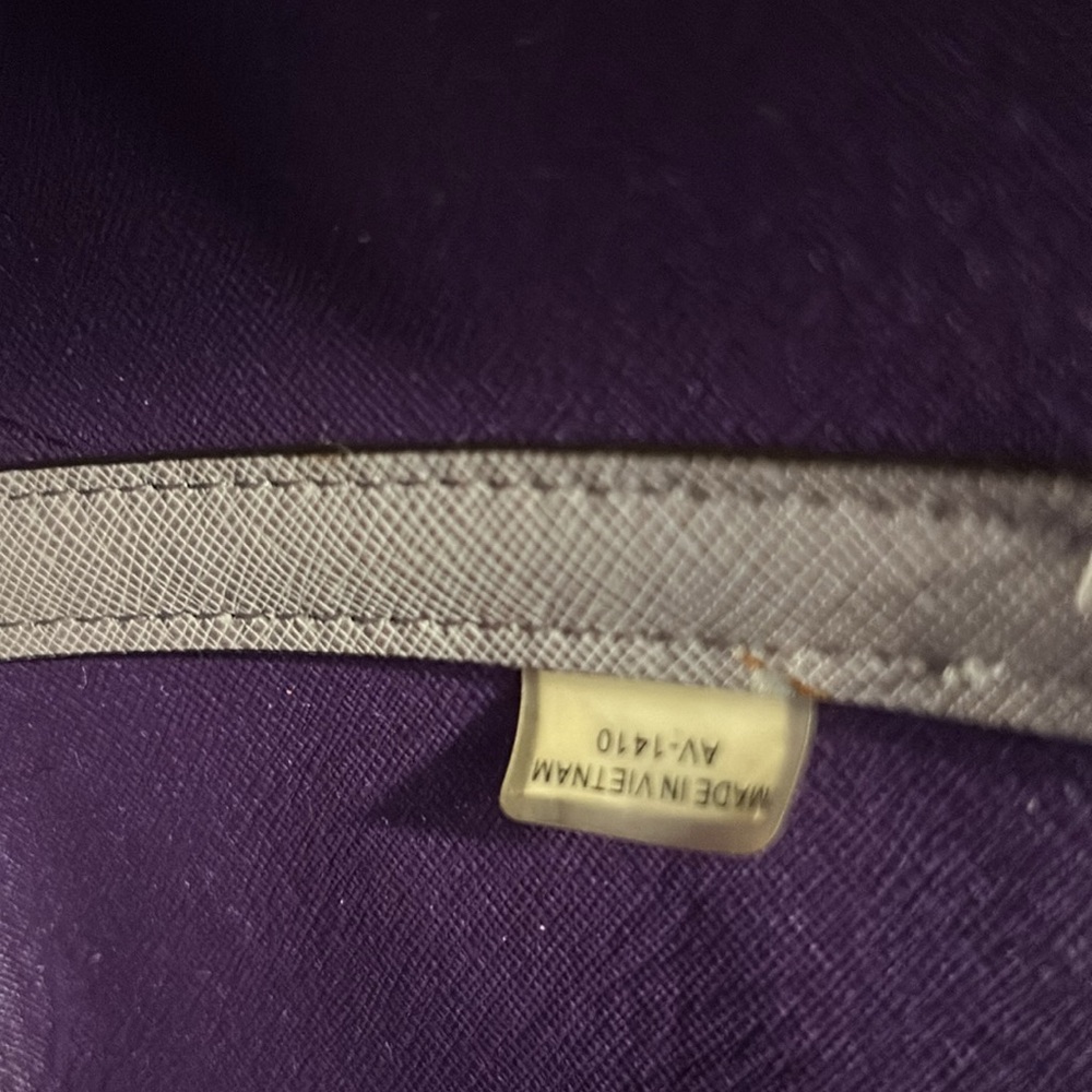 Michael Kors Greenwich Large Grab Bag - Picture 12 of 15